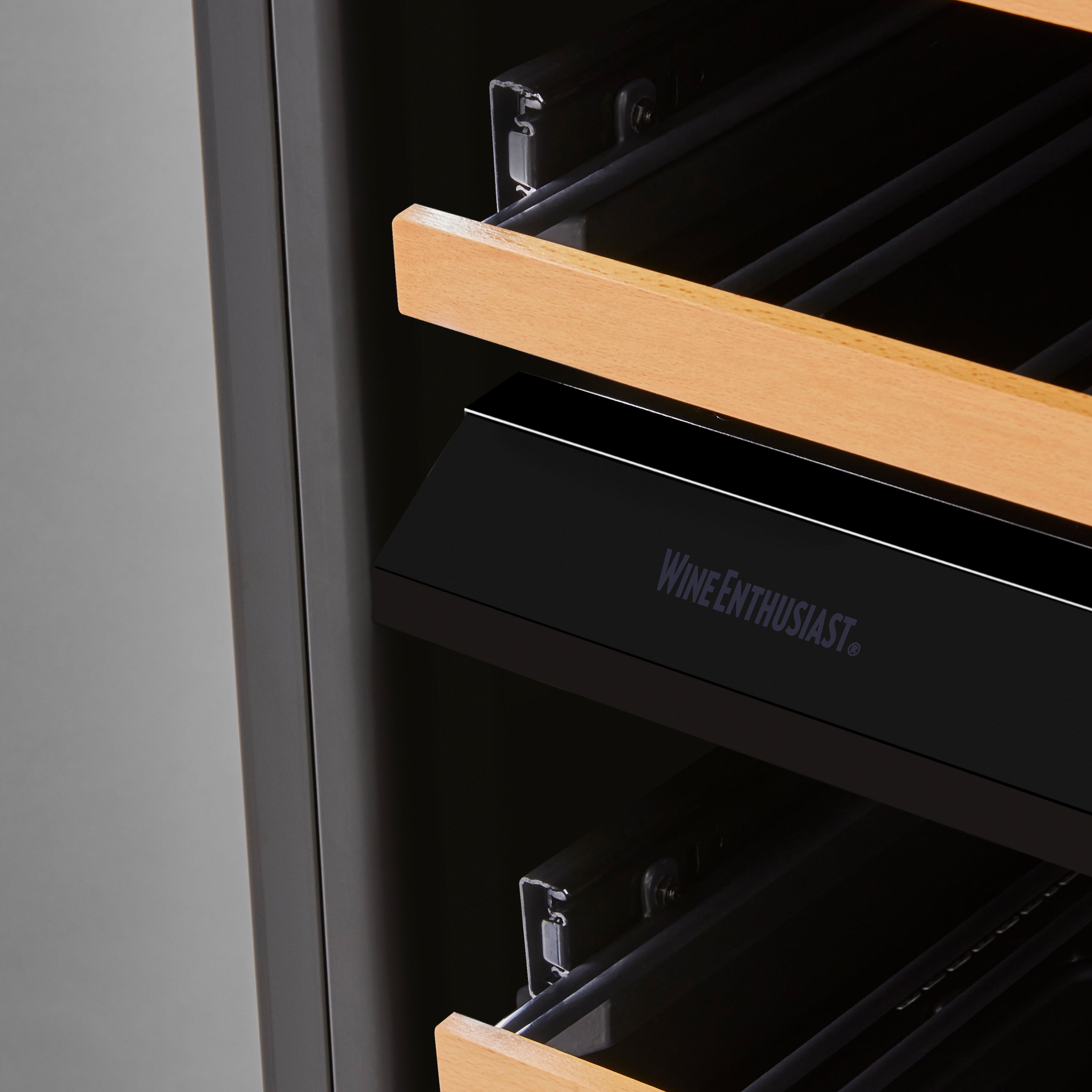 Wine Enthusiast S 24” Undercounter Dual Zone Wine Cellar, SS RH